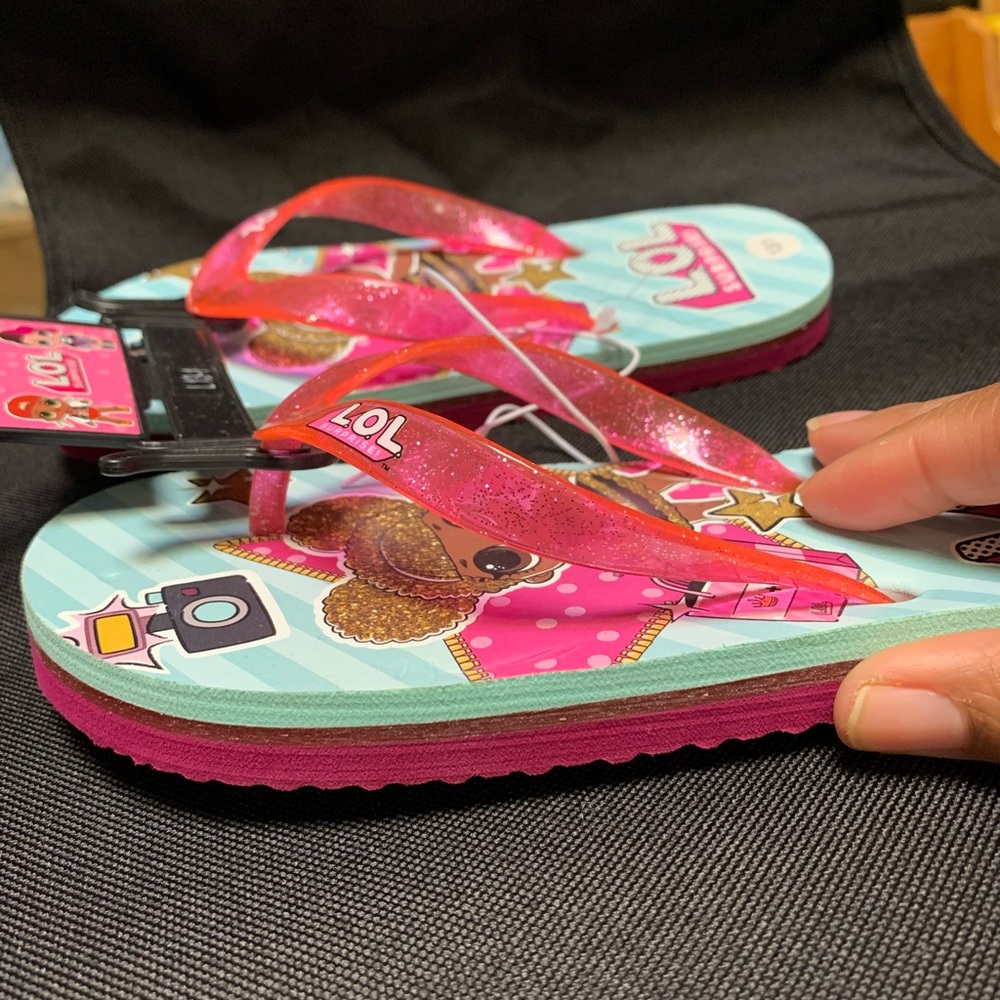 Light-up L.O.L flip flops - Picture 3 of 6
